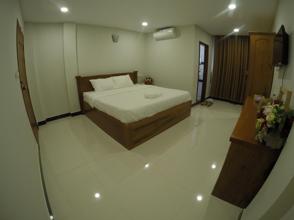 Regal Home Guesthouse Phnom Penh Bagian luar foto